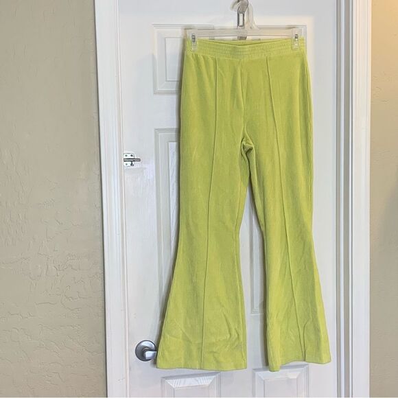 Aerie Women’s High-Rise Flare Corduroy Joggers Greenish-Yellow Size Medium - Picture 3 of 9